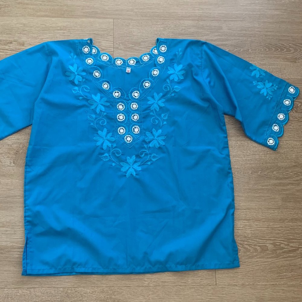 Mexican Embroidered Handmade Blouse Shirt Women's Size 36 (Large) Blue/White